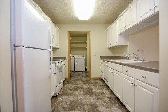 Floorplan - Pinebrook Apartments