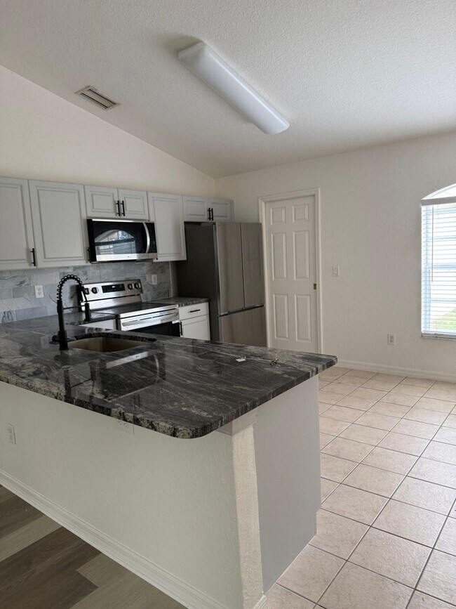 Building Photo - 8161 SW 128 Loop