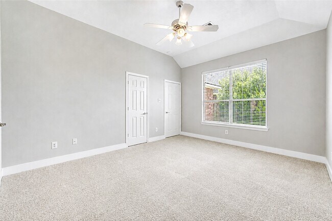Building Photo - 22027 Field Green Dr