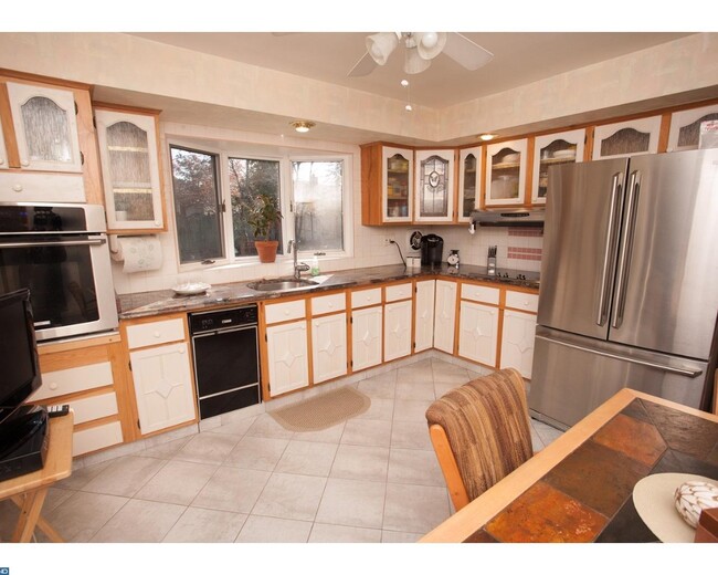 Building Photo - 410 Narragansett Dr