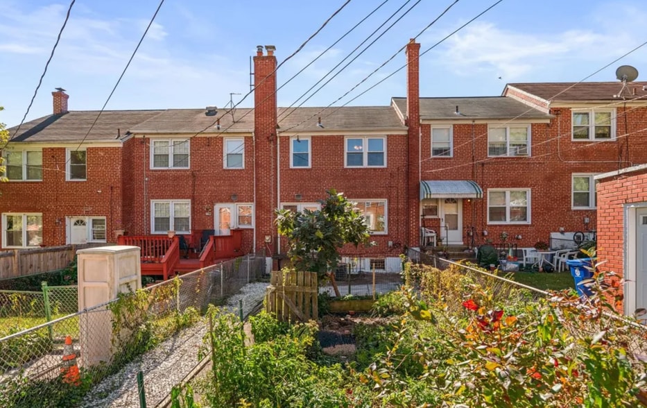 Building Photo - 1420 Cedarcroft Rd