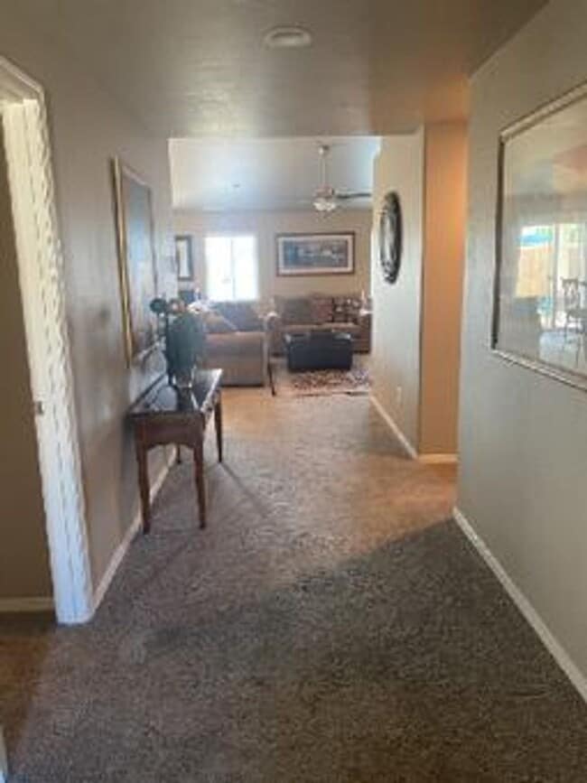 Building Photo - Introducing a charming rental home in East...