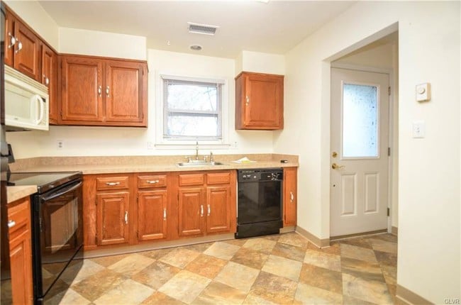 Building Photo - 1930 Cricklewood Cove