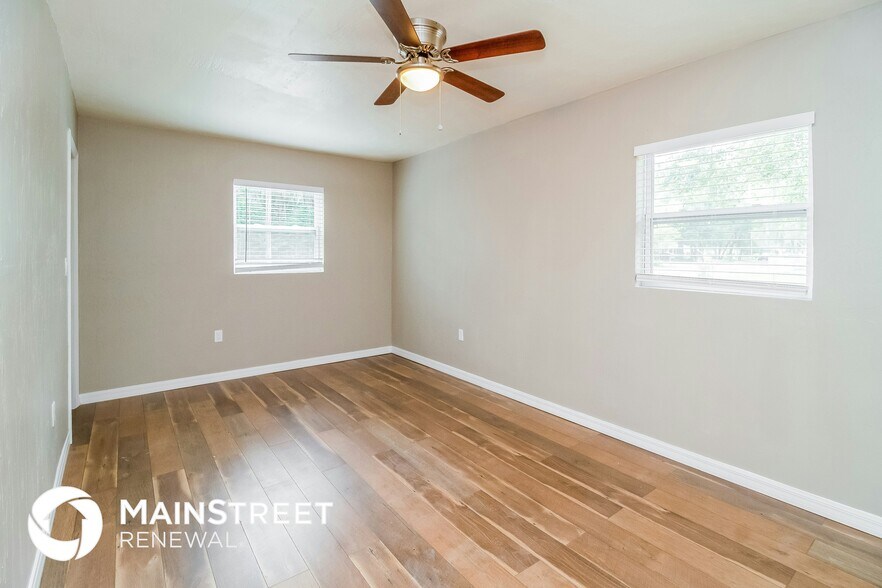 Building Photo - 825 E Jackson Ave