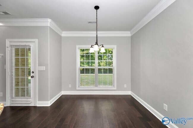 Building Photo - 108 Blackwood Dr NW