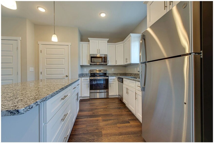 Building Photo - 1027 Wells Way