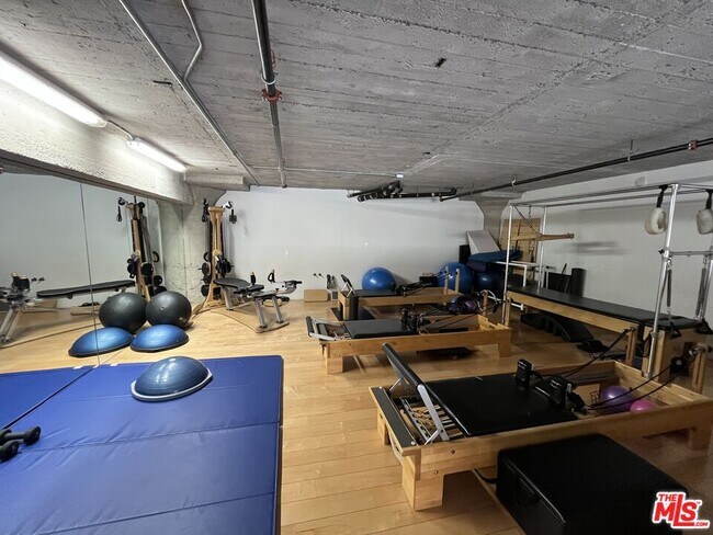 Building Photo - 1855 Industrial St