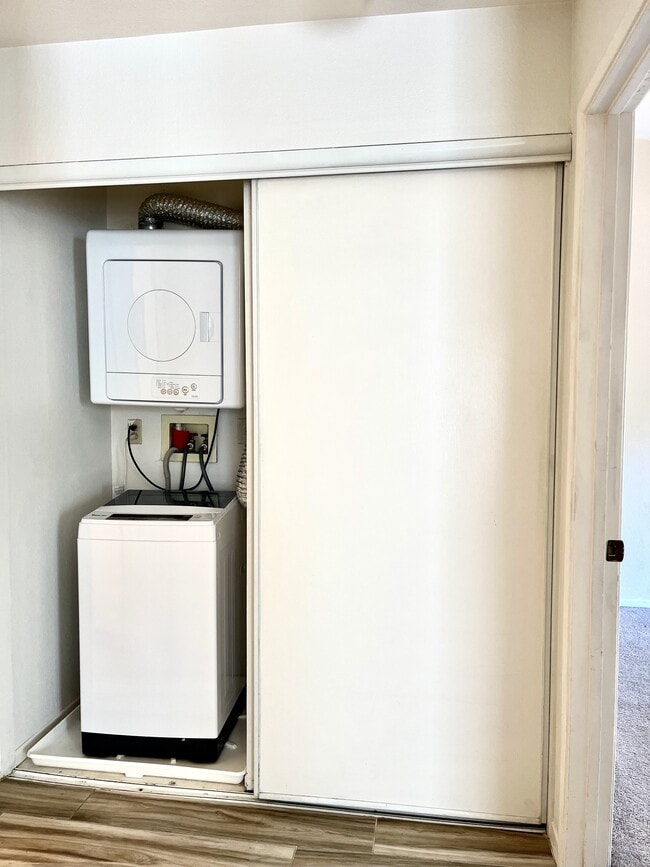 Washer & Dryer - 18650 Caminito Cantilena