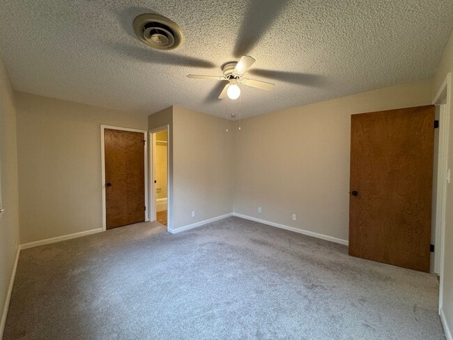 Building Photo - Available Now in Greenway Park!