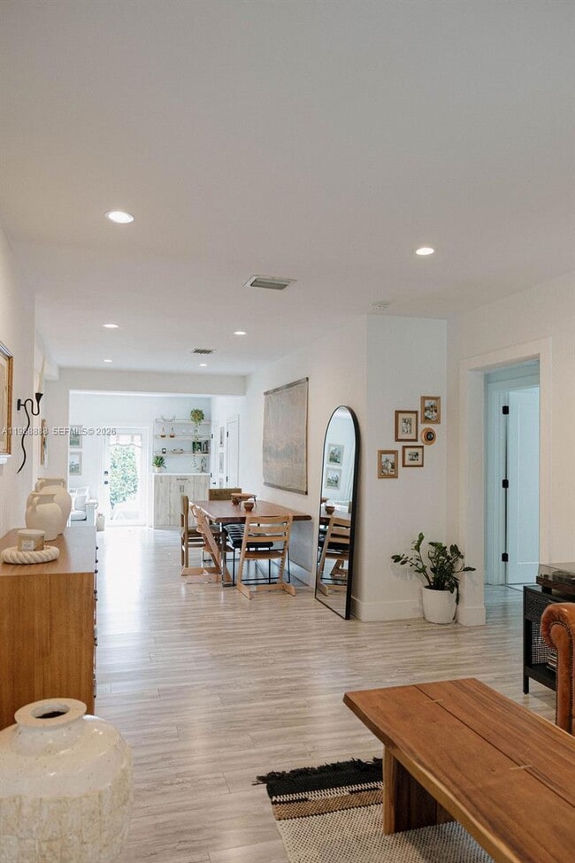 Building Photo - 3205 SW 68th Ave