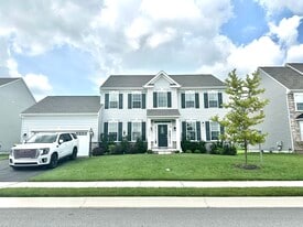 Building Photo - 636 McCracken Dr