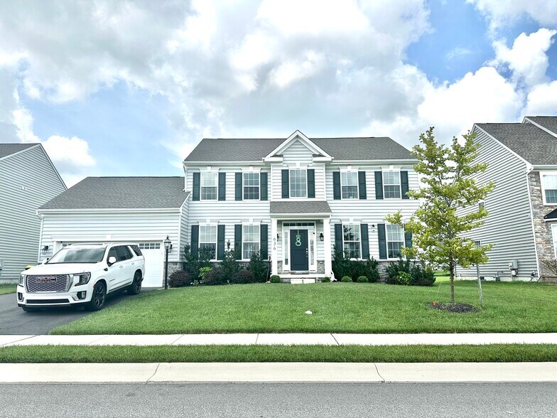 Primary Photo - 636 McCracken Dr