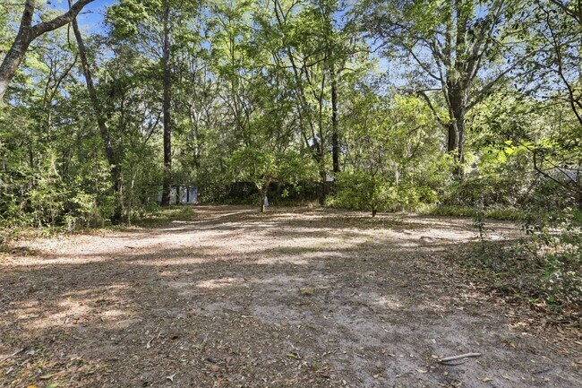 Building Photo - 4 Bedroom, 3 Bath House on 1 Acre in Fox Grove