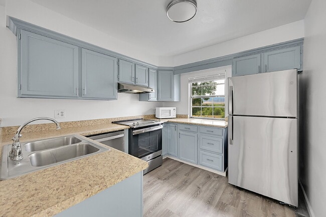 Building Photo - $2,150.00 - 2 Bedrooms, 2 Bathrooms, Townh...