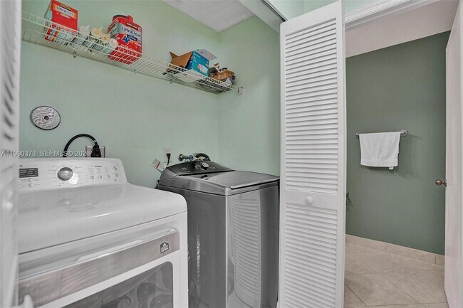 Building Photo - 1726 SW 110th Terrace