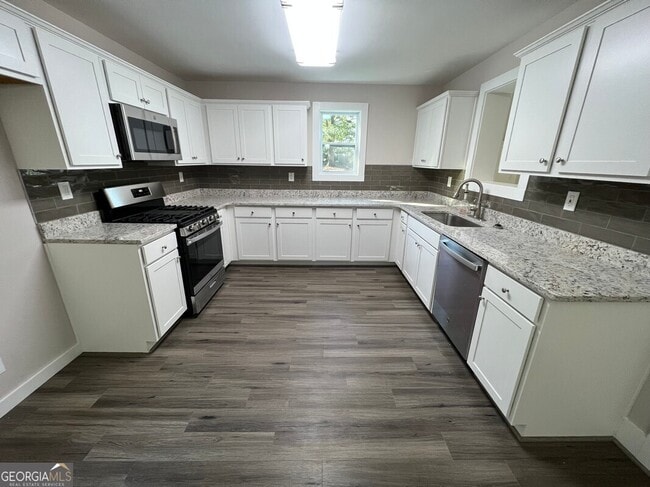 Building Photo - 6104 Blair St NE