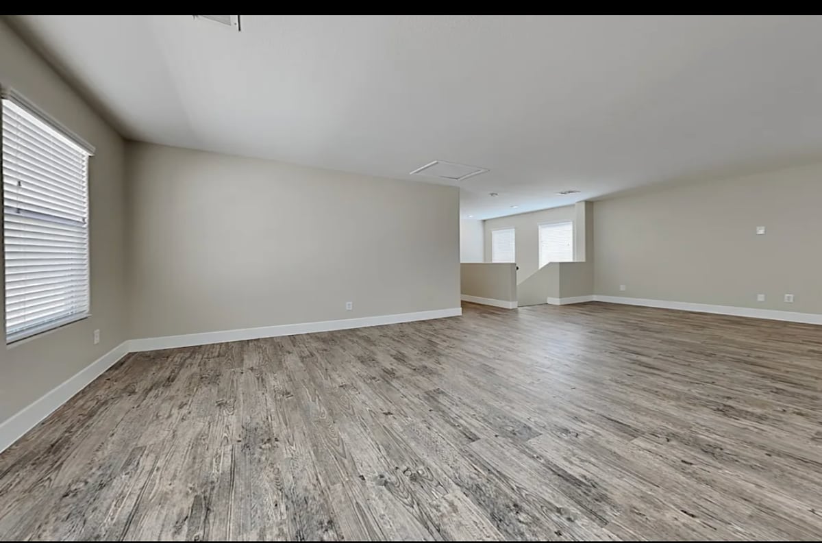 Building Photo - 19501 E 40th Dr