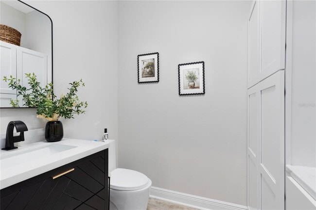 Building Photo - 9374 Reymont Street