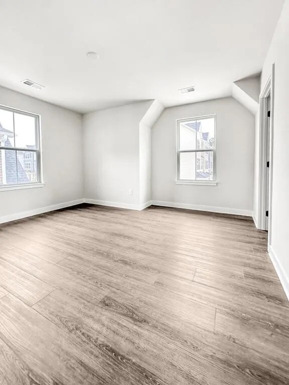 Building Photo - Galil Townhouse