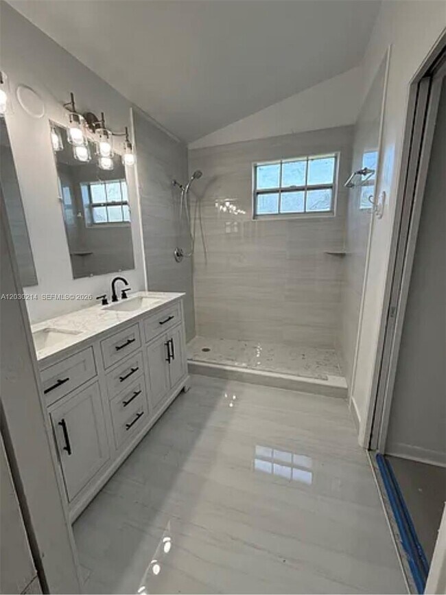 Building Photo - 127 SW 159th Way