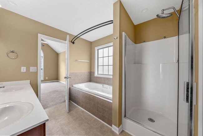 Building Photo - 4 Bedroom Pet Friendly Home For Rent With ...