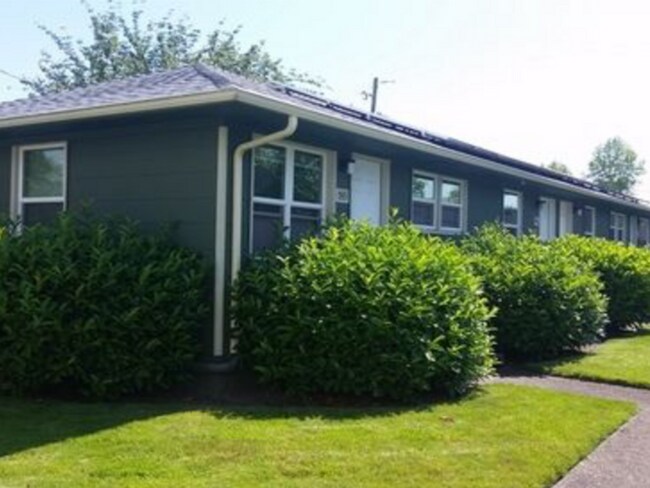 Building Photo - 1 Bedroom Apartment ~ Close to Campus ~ Cat Friendly