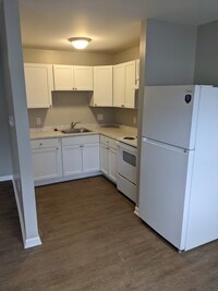 Building Photo - 1660 S Braddock St