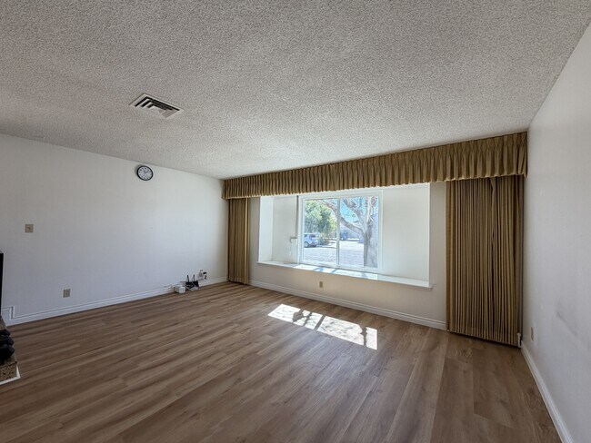 Building Photo - 6822 Endora Dr