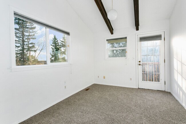 Building Photo - Spacious Tacoma Home for Rent – Available Now!