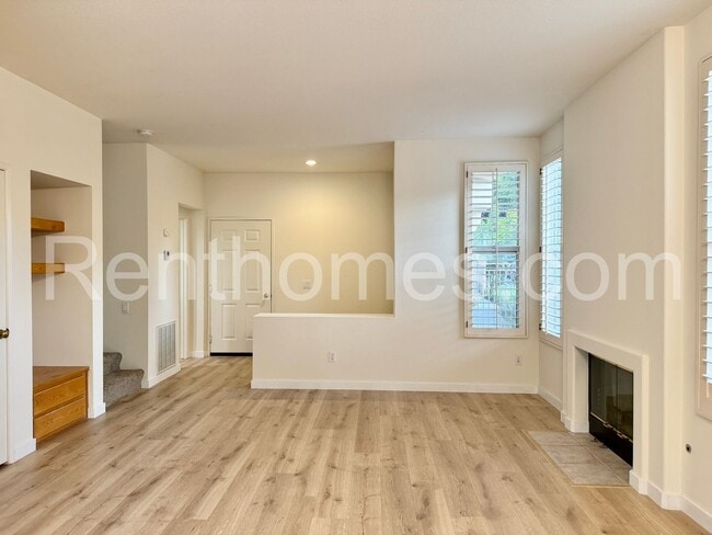 Building Photo - 12710 Via Nieve