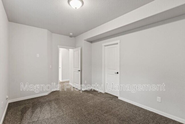 Building Photo - 9340 Blue Birch Ct