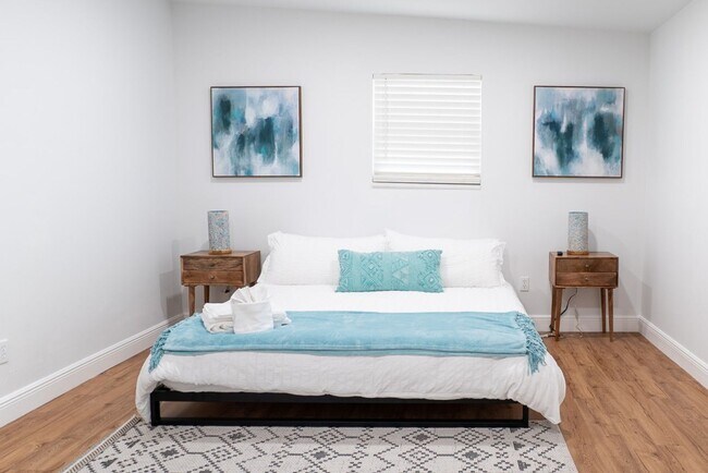 Building Photo - Beautiful Spacious Stylish near Busch Gardens at Crenshaw