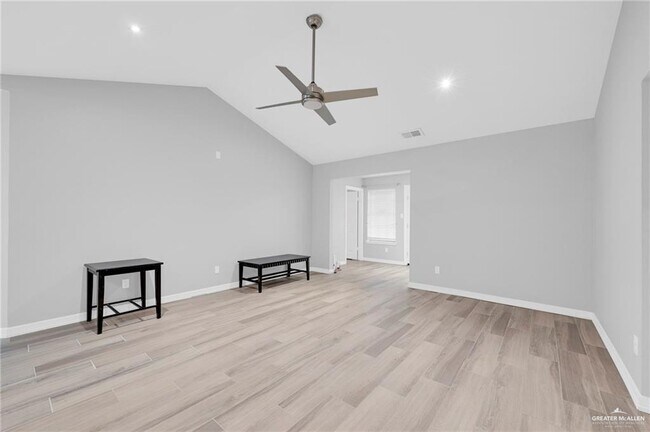 Building Photo - 18 Heritage Oaks Rd