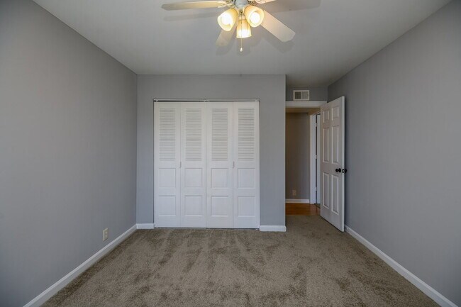 Building Photo - Sanbyrn Hall 3-Bedroom Gem – Full Amenitie...