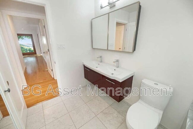 Building Photo - 1411 Arlington Blvd