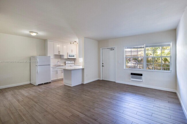 Building Photo - 6511 Santona St