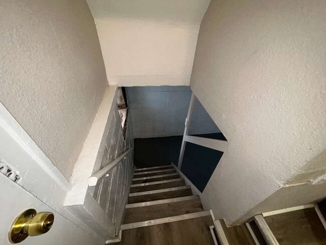 Building Photo - Two units, one home!