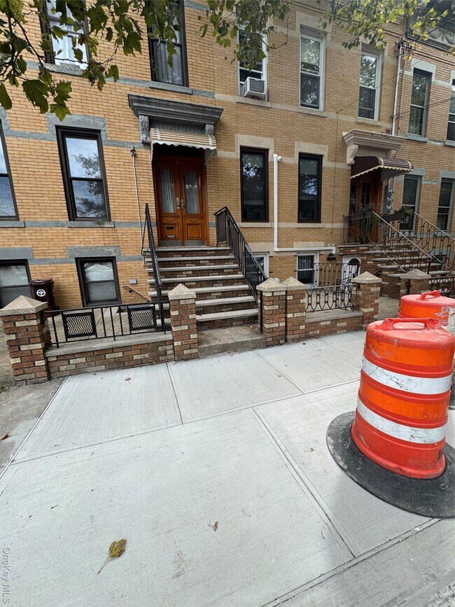 Building Photo - 59-42 Grove St
