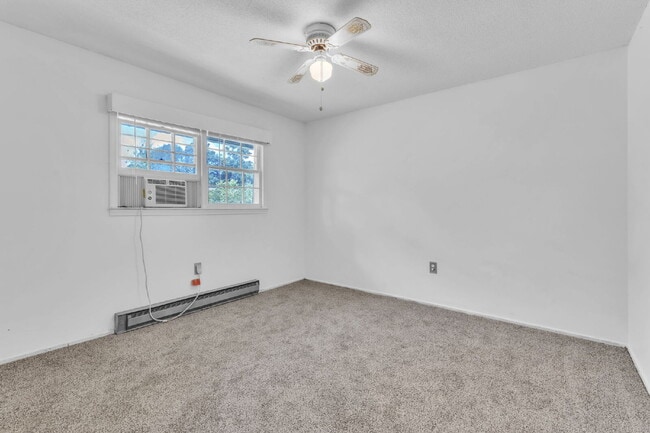 Building Photo - Charming 3-Bed, 2-Bath Haven in Anderson w...