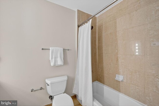 Building Photo - 811 4th St NW