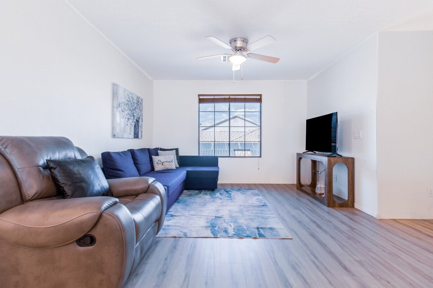 Building Photo - 1550 N Desert Willow St