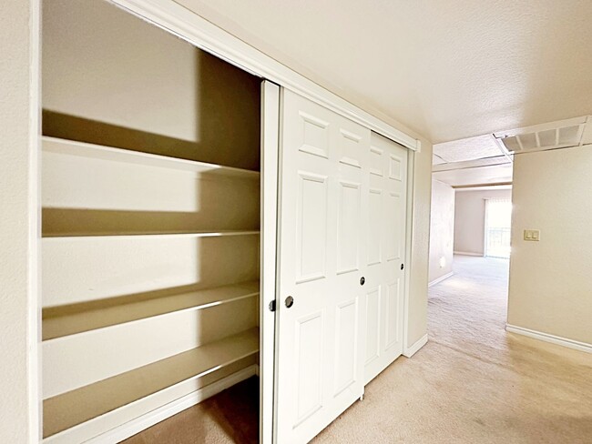 Building Photo - 3 BEDROOM, 2 BATH DOWNSTAIRS CONDO IN GUARD GATED COMMUNITY