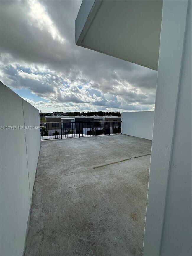 Building Photo - 14573 SW 261st Terrace