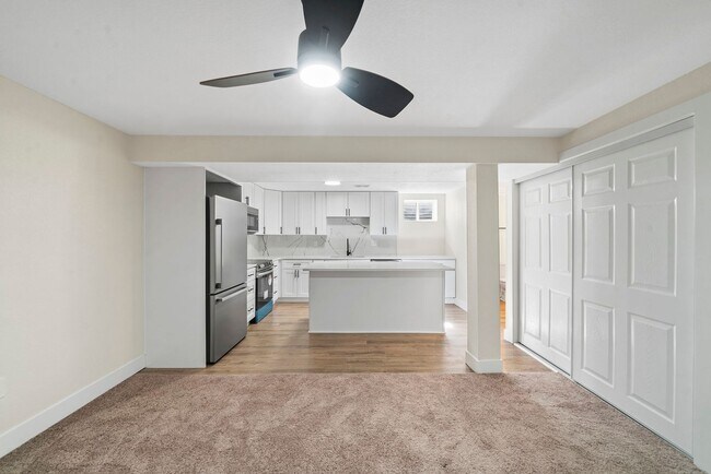 Building Photo - Remodeled 2BD, 1BA Apartment in Berkley with Off-Street Parking Spot