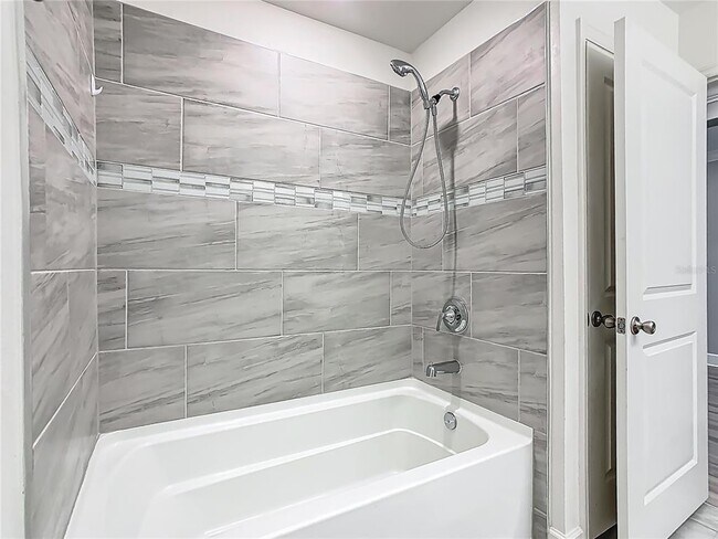 Building Photo - 260 Summerlin Loop
