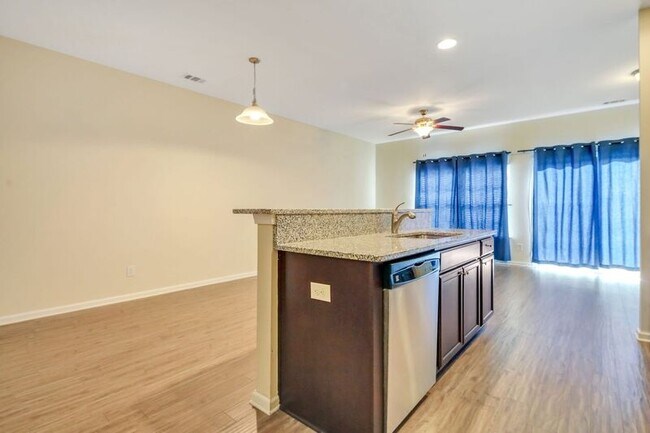 Building Photo - 285 Cantle Dr