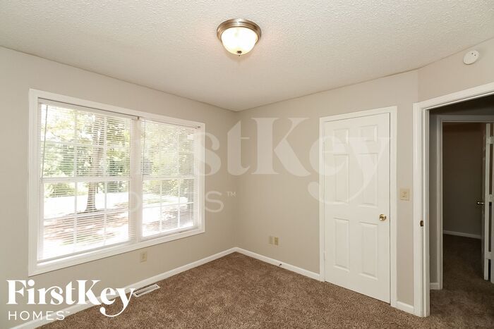 Building Photo - 4435 Old Fairburn Rd