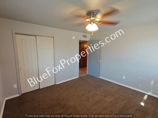 Building Photo - 5952 E 25th St