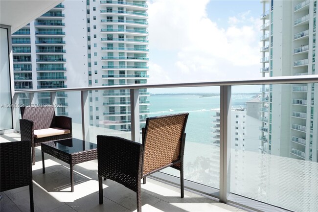 Building Photo - 1300 Brickell Bay Dr
