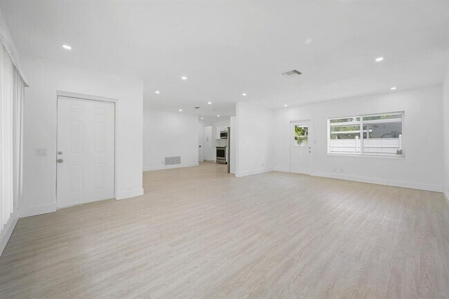 Building Photo - 2601 Taylor St